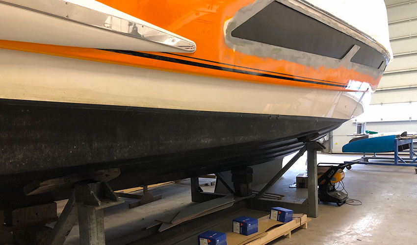 Yachtservice en Refit Flevo Marina refit Veuve Clicquot