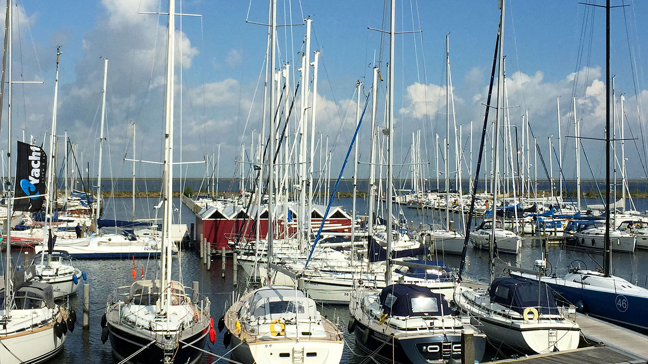 ligplaats Flevo Marina Lelystad IJsselmeer